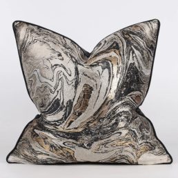 Funda de cojín Jacquard Negro y Oro (1)