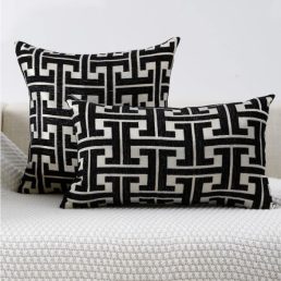 funda cojín geometrica negra